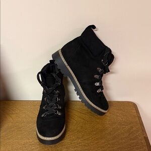 Cliffs by White Mountain Black Boots